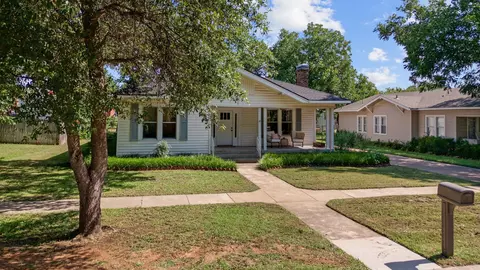 814 Brazos St, Graham, TX 76450