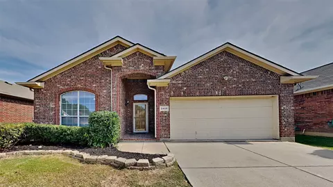 2405 Priscella Dr, Fort Worth, TX 76131