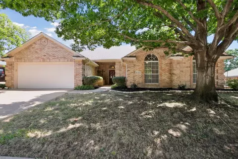 3732 Ashford Dr, Bedford, TX 76021