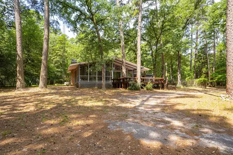 340 Dogwood Trl, Holly Lake Ranch, TX 75765