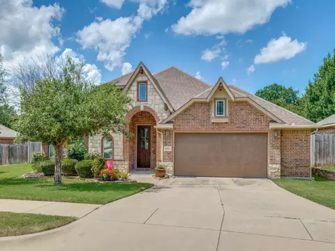 1921 Mary Ann Ln, Burleson, TX 76028