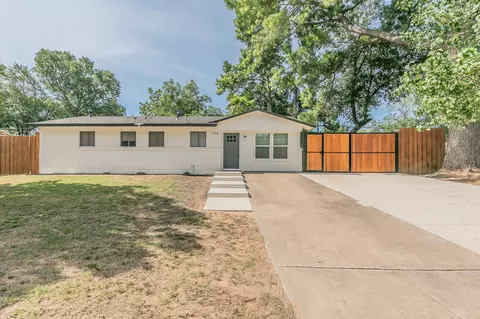 1916 Dogwood Dr, Arlington, TX 76012