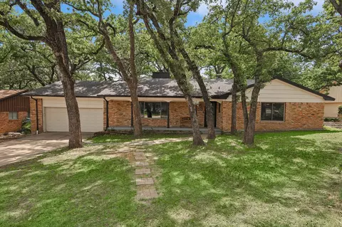 3004 Nottingham Dr, Denton, TX 76209