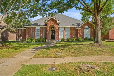 2440 Homestead Dr, Mesquite, TX 75181