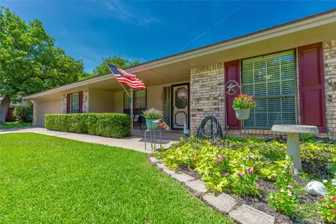 1336 Kathryn St, Hurst, TX 76053