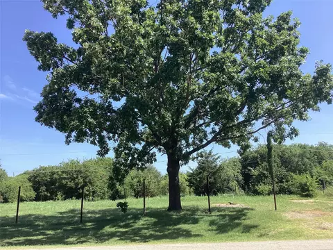 1113 Bell St, Arlington, TX 76001