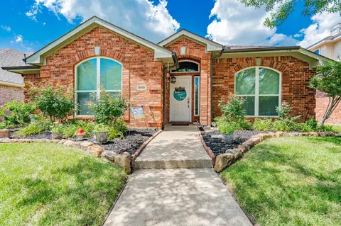 1910 Crestlake Dr, Rockwall, TX 75087