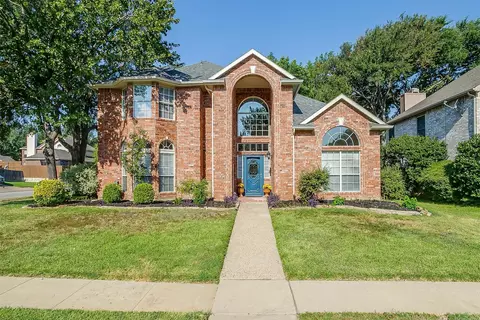 8001 Kristina Ln, North Richland Hills, TX 76182