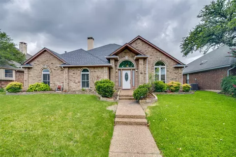 1322 Royal Palm Ln, Carrollton, TX 75007