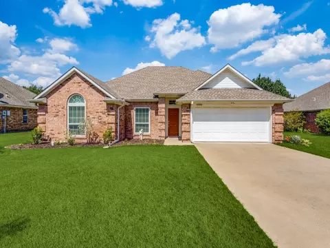 6908 Gold St, Greenville, TX 75402