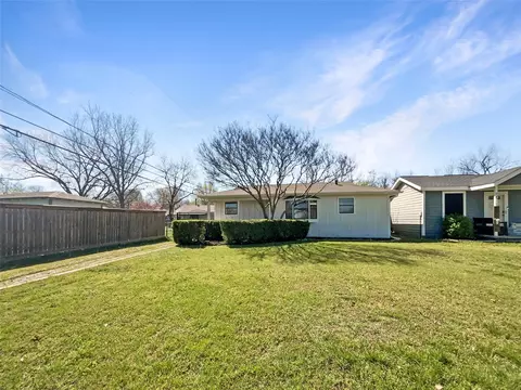 8401 Hanon Dr, White Settlement, TX 76108