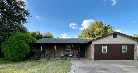 708 Sierra Blanca Dr, Saginaw, TX 76179