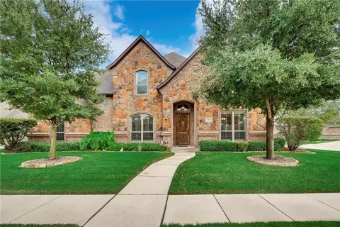 9100 Belshire Dr, North Richland Hills, TX 76182