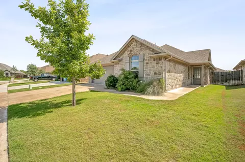 305 Jacinth Ln, Granbury, TX 76049