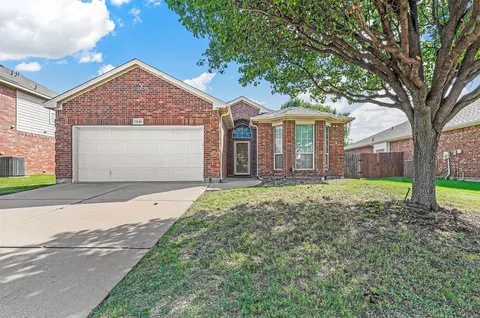 1116 Skylark Dr, Burleson, TX 76028