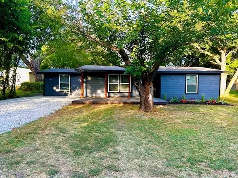 509 Pettit Dr, Newark, TX 76071