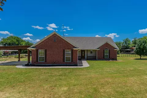 135 Clara Lee Ln, Springtown, TX 76082