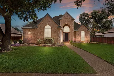 402 Skyline Dr, Trophy Club, TX 76262