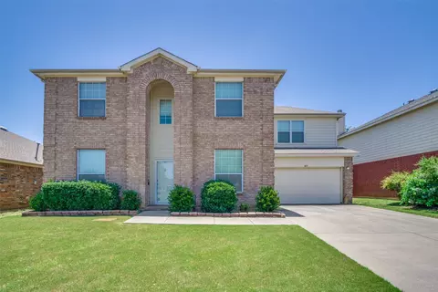 409 Deer Lake Dr, Fort Worth, TX 76140