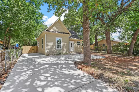 605 Olive St, Cleburne, TX 76031