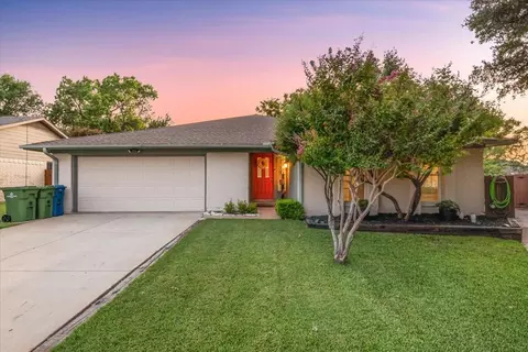 2504 Via Avenida, Carrollton, TX 75006