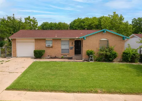 1113 Bridlewood Dr, Garland, TX 75040