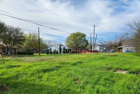 401 E Walnut St, Hillsboro, TX 76645