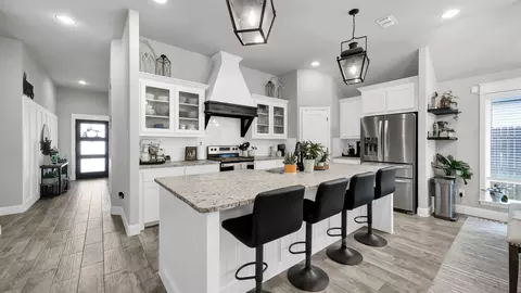 210 Pleasant View Dr, Weatherford, TX 76086