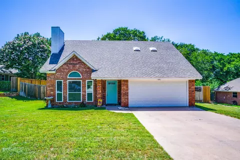 217 Camelot Dr, Weatherford, TX 76086