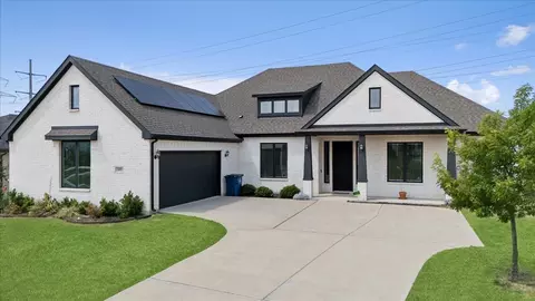 1001 Ranger Dr, Desoto, TX 75115