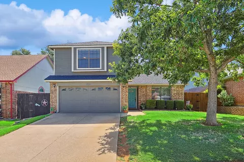2208 Chatam Hill St, Grapevine, TX 76051