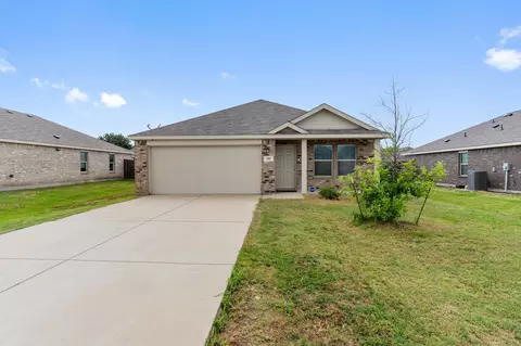1121 Skyline Dr, Hutchins, TX 75141