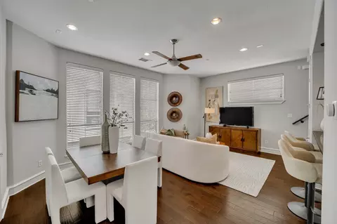 2100 N Fitzhugh Ave #L, Dallas, TX 75204