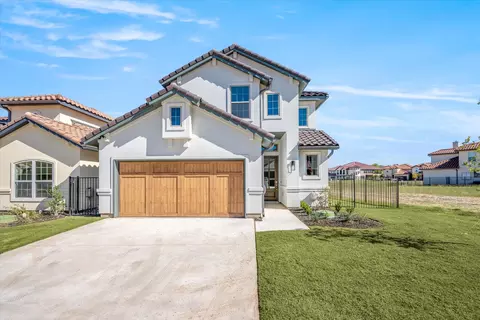 10032 Lakeside Dr, Fort Worth, TX 76179