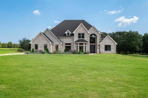 174 Cascades Blvd, Paris, TX 75460