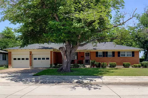 5425 Bonnie Wayne St, Haltom City, TX 76117