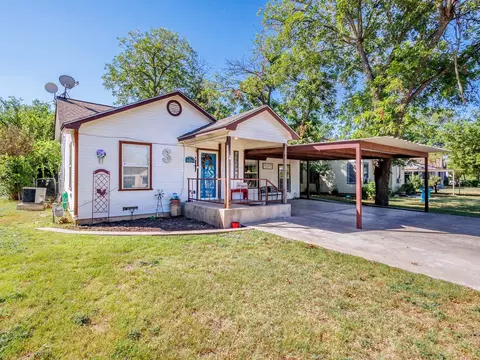 108 Hollywood St, Coleman, TX 76834