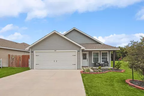 1106 Chase Ave, Cleburne, TX 76031