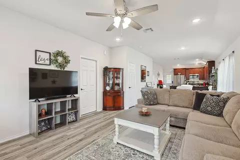 1106 Chase Ave, Cleburne, TX 76031 photo 6