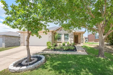 1825 Diamond Lake Trl, Justin, TX 76247