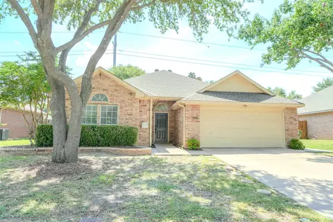 1992 Kenny Ct, Lewisville, TX 75067