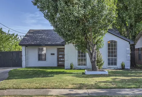 1965 Nomas St, Dallas, TX 75212