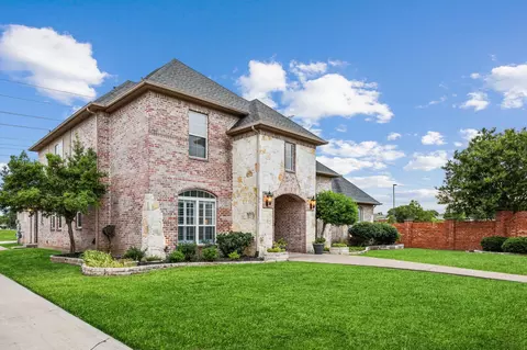 2300 Briardale Dr, Carrollton, TX 75006