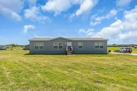106 Bandana Dr, Whitesboro, TX 76273