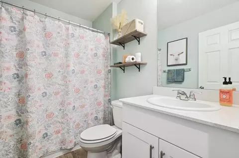 Bath - 14040 Haggerston Dr, Pilot Point, TX 76258 photo 4 of 4