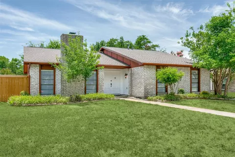 1920 Rambling Ridge Ln, Carrollton, TX 75007