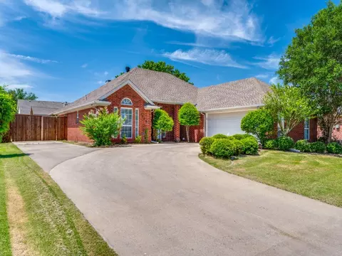 1005 Diane St, Aubrey, TX 76227