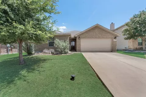 605 Rio Bravo Dr, Haslet, TX 76052