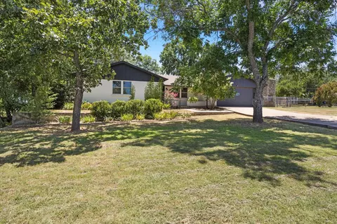 1107 Walters Dr, Granbury, TX 76048