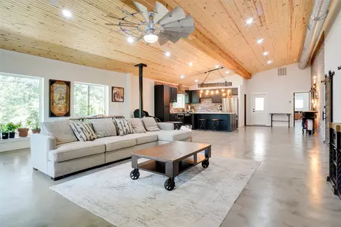 6190 S Fm 730, Azle, TX 76020